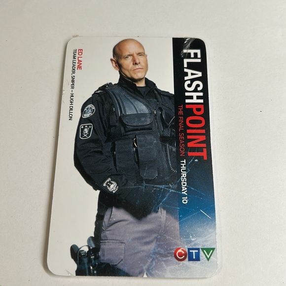 CTV Collector Cards & Buttons From The Series Flashpoint & Once Upon A Time - Picture 4 of 8